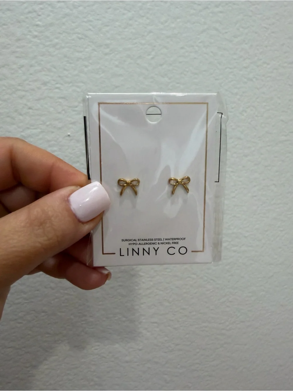 NEW Linny Co Screwback Stud Earrings - Sadie Bow Gold